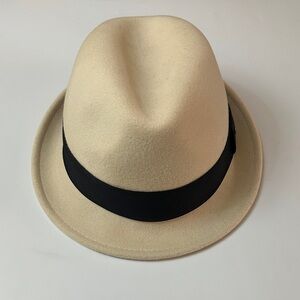 Christy Cream Felt Hat with Black Trim